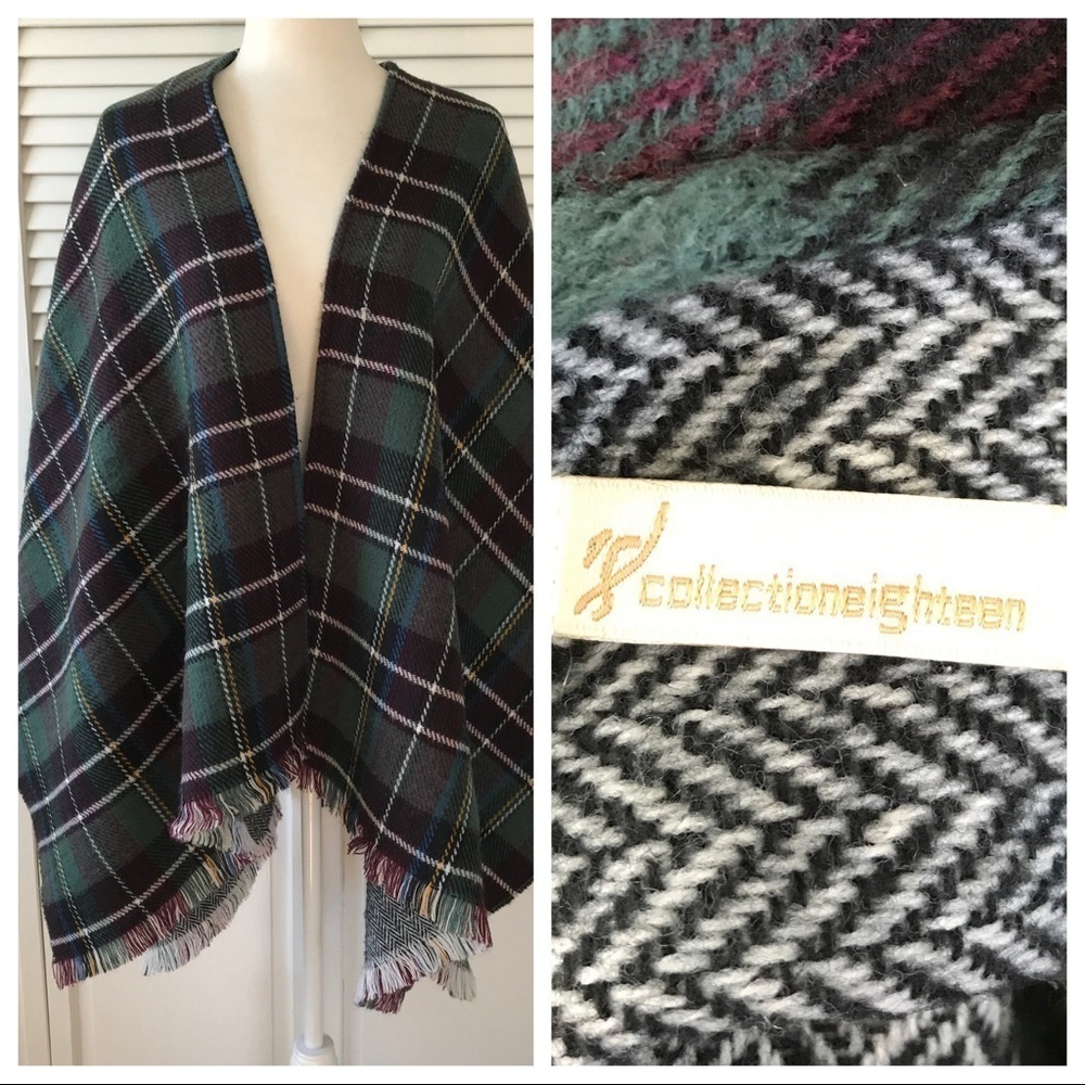 2/$25 COLLECTIONEIGHTEEN Reversible Plaid Wrap